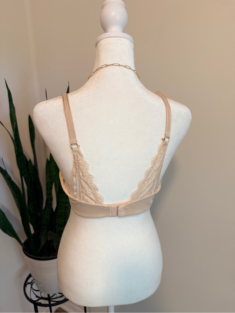 Soma | Embraceable Enchanting Lace J-Hook Bras in Black & Beige - Picture 8 of 11